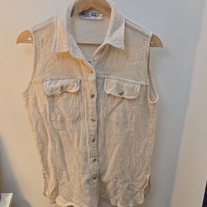 Women's Cream Sleeveless Button-Down Shirt Size Medium 100% Cotton